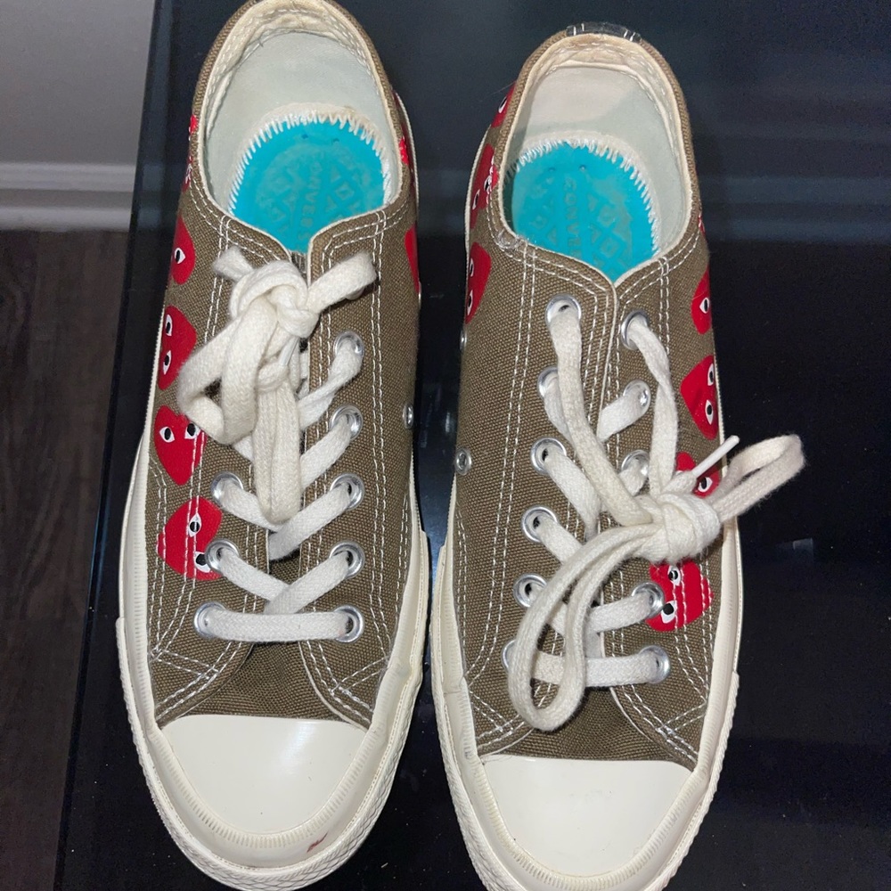 Comme des Garçons PLAY low top sneakers women’s size 7.